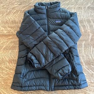 Patagonia Girls size Large black down jacket EUC